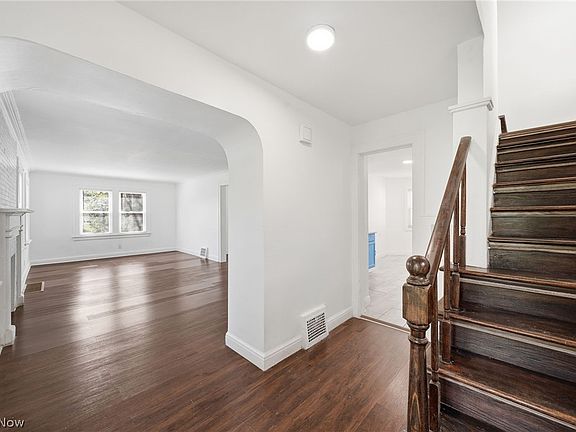 4th image of 1068 Nela View Rd