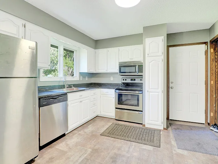 8240 Sunnyside Rd — Photo 6