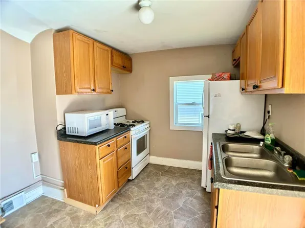 424 Sherburne Ave, Saint Paul, MN 55103