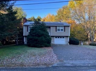 42 Hollister Rd, Swansea, MA 02777