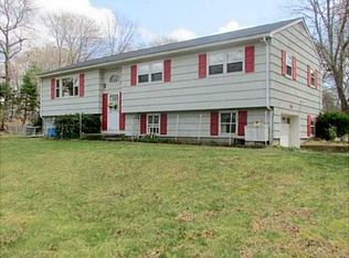 14 Maple St, Hope Valley, RI 02832