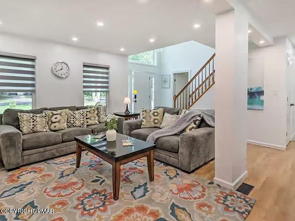 3rd image of 415 Alter Ave #415