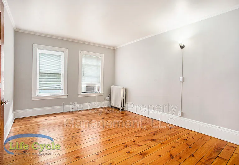 335 Washington St SE — Photo 28
