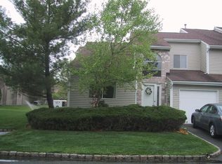 116 Castle Ridge Dr #172, East Hanover, NJ 07936