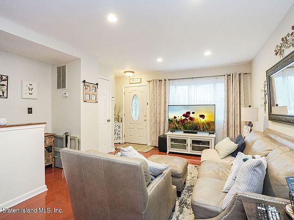 5th image of 158 Cody Pl