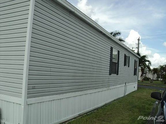 2nd image of 3100 SW 52nd Ave