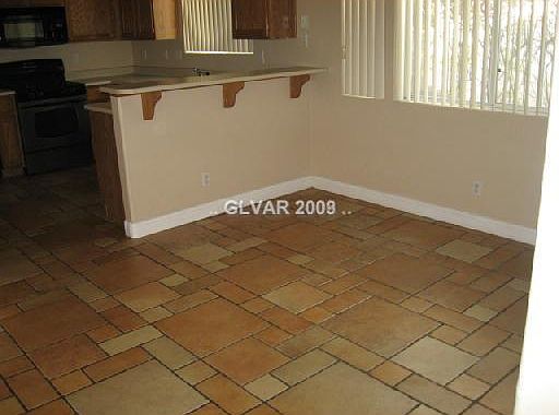 4th image of 9648 Fox Forest Ave