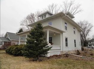 503 Walnut St, Cedar Falls, IA 50613