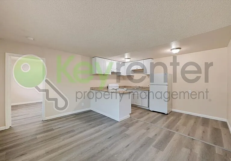 1071 Santiago Ave #6 — Photo 50