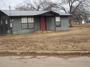 1001 E Sheffield Ave, Llano, TX 78643