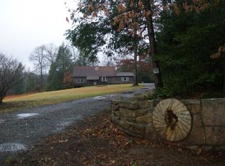 1389 Ridgeview Dr, Mount Lookout, WV 26678