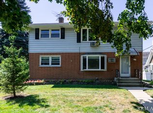 517 Broadway St #2, Libertyville, IL 60048