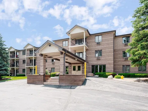 530 N Silverbrook DRIVE #132, West Bend, WI 53090