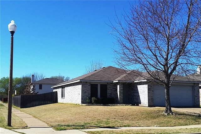 1st image of 8604 Seven Oaks Ln