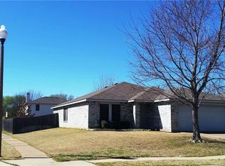 8604 Seven Oaks Ln, Denton, TX 76210