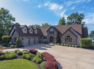 4233 E Lake Rd, Sheffield Lake, OH 44054