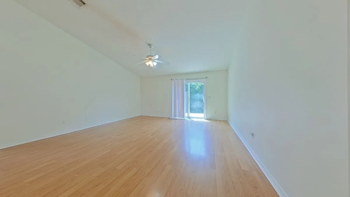 207 Riverchase Blvd — Photo 3