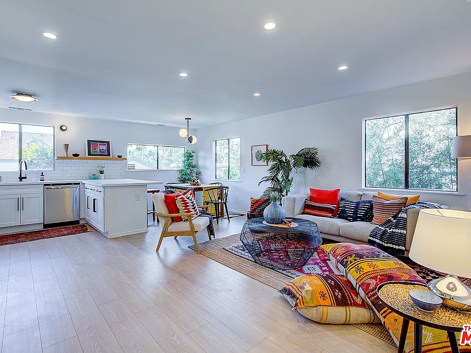 1st image of 667 Micheltorena St