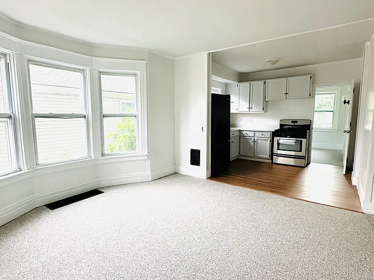 149 N Union St — Photo 2