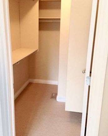 3rd image of 32 Ameena Dr