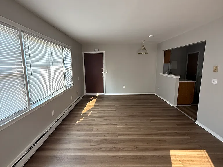 220 Glen Haven Rd #D — Photo 2