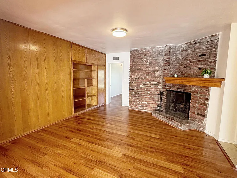 210 W Woodruff Ave — Photo 14