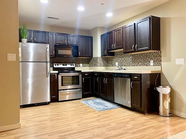 1st image of 1001 O St APT 204