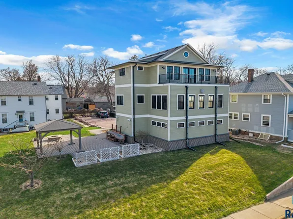221 E 14th St, Sioux Falls, SD 57104