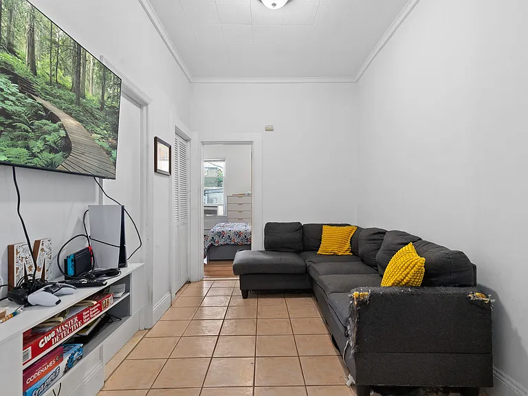 86 Griffith St #2 — Photo 2