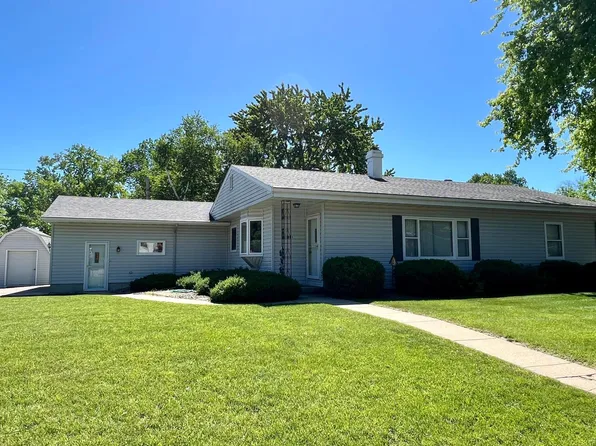 201 McArthur Dr, Albert Lea, MN 56007