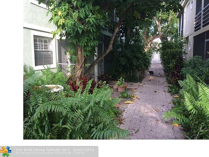 1st image of 308 SE 10th Ave APT A