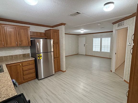 4th image of 172 SW Harrington Gln