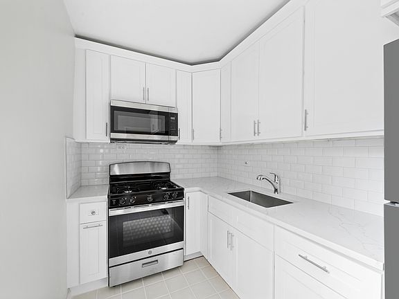 2nd image of 665 Thwaites Pl APT 1K