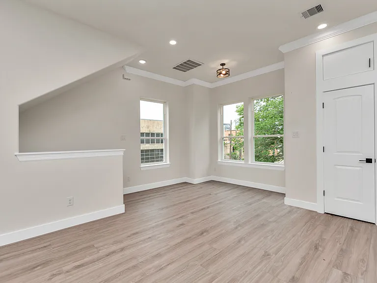 2408 Brailsfort St — Photo 16