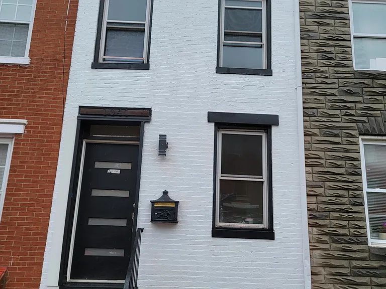 1041 Hollins St — Photo 6