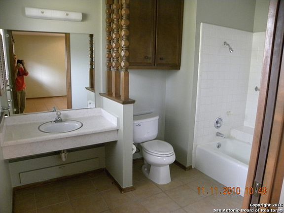 5th image of 109 Cibolo Oak Ln
