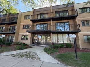 10002 S Pulaski Rd APT 207, Oak Lawn, IL 60453