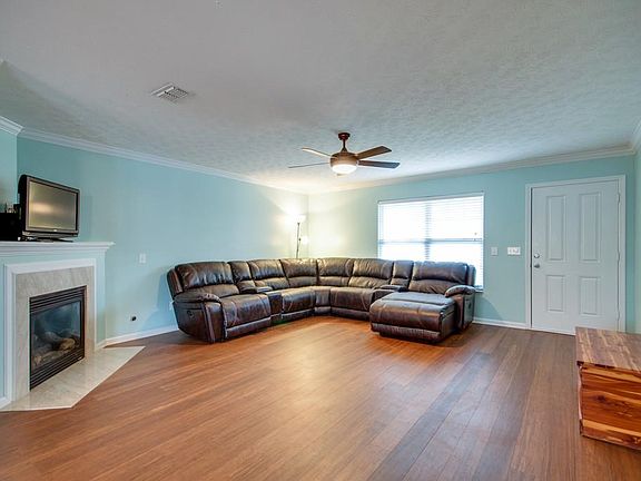 5th image of 321 Stewart Springs Dr