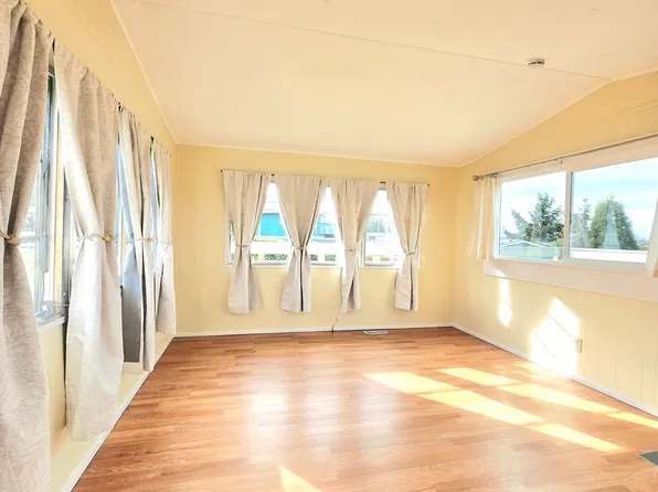 170 Alder Dr, Port Townsend, WA 98368