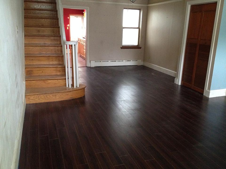 1st image of 425 Leverington Ave