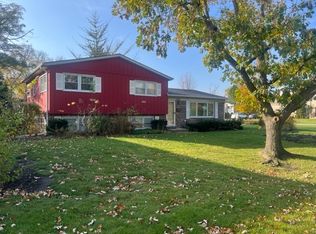 3045 Central Rd, Glenview, IL 60025