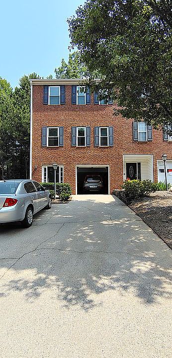 2nd image of 2476 Stonegate Dr NW