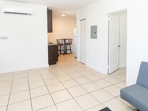 4th image of 1840 Fillmore St APT 1