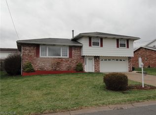 208 E Parkway Dr, Weirton, WV 26062