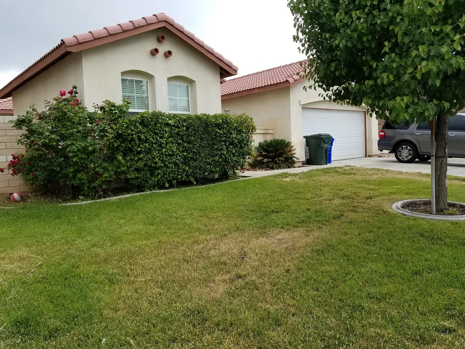 5 bed, 2270 sqft, $2,950 — Photo 2