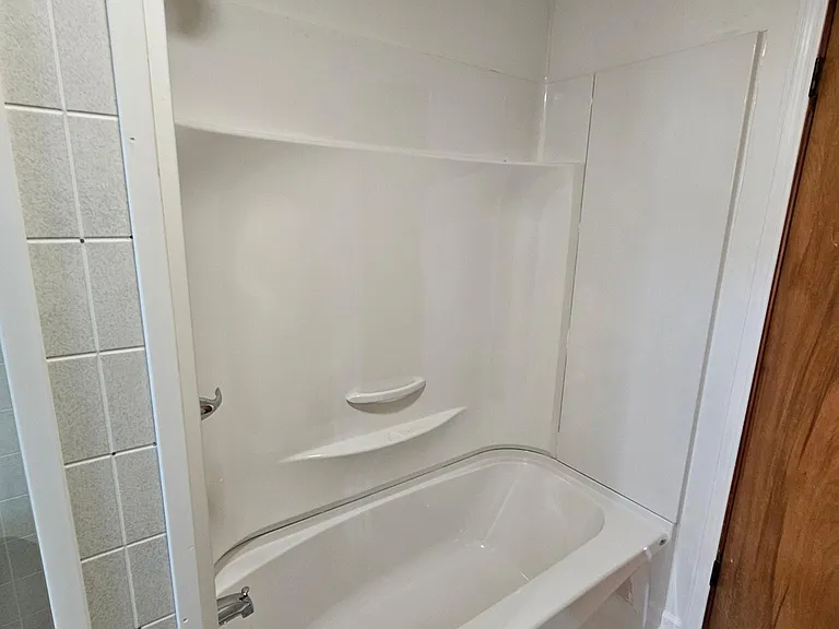 108 Manor Rd — Photo 9