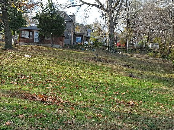 4th image of 2626 Clifton Ave