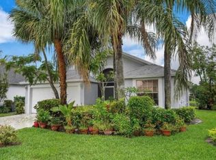 329 Hammocks Trl, Greenacres, FL 33413