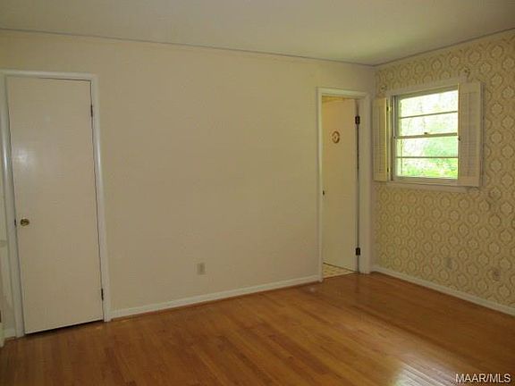 5th image of 2616 Gladlane Dr