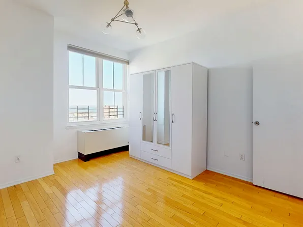 135 Oceana Drive East image 9 of 36